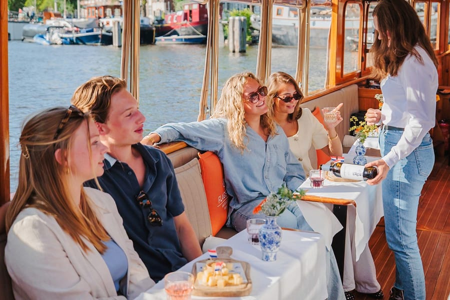 Amsterdam: Enggrandeng Klasikong Paglalakbay na may Walang Limitasyong Keso at Alak, Amsterdam