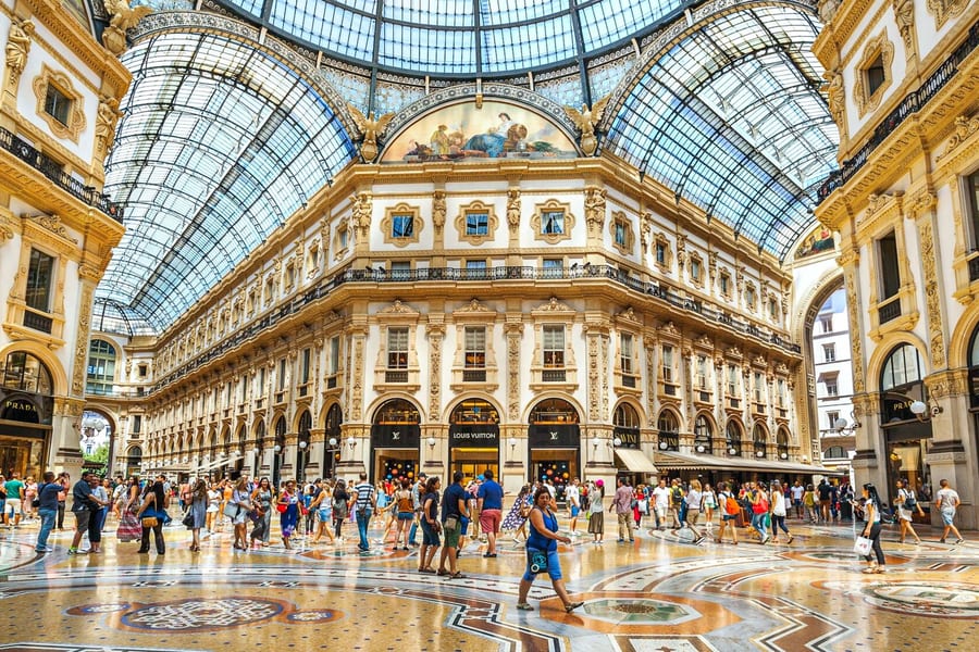 Milan Self Guided Audio Tour, at P.za del Duomo
