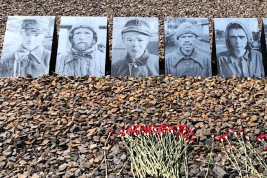 Sachsenhausen: Small Group Tour + Transport from Berlin, Oranienburg