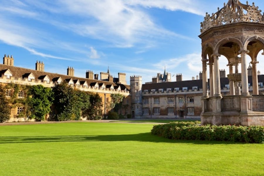 Oxford & Cambridge: Londra Çıkışlı Rehberli Günlük Tur, at Warwick Castle & Oxford Day Trips From London, London