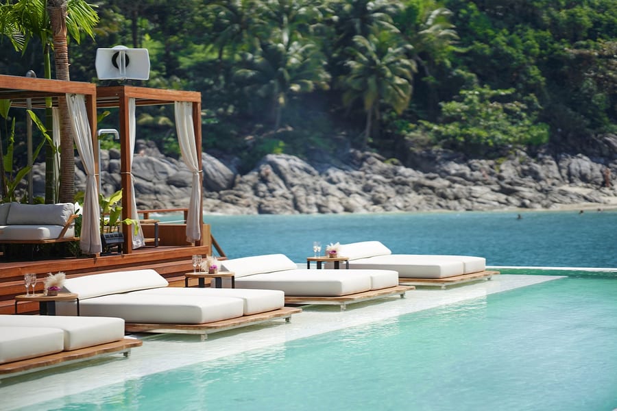 Yona Beach Club Phuket: Pasong Araw, at Royal Phuket Marina, Phuket