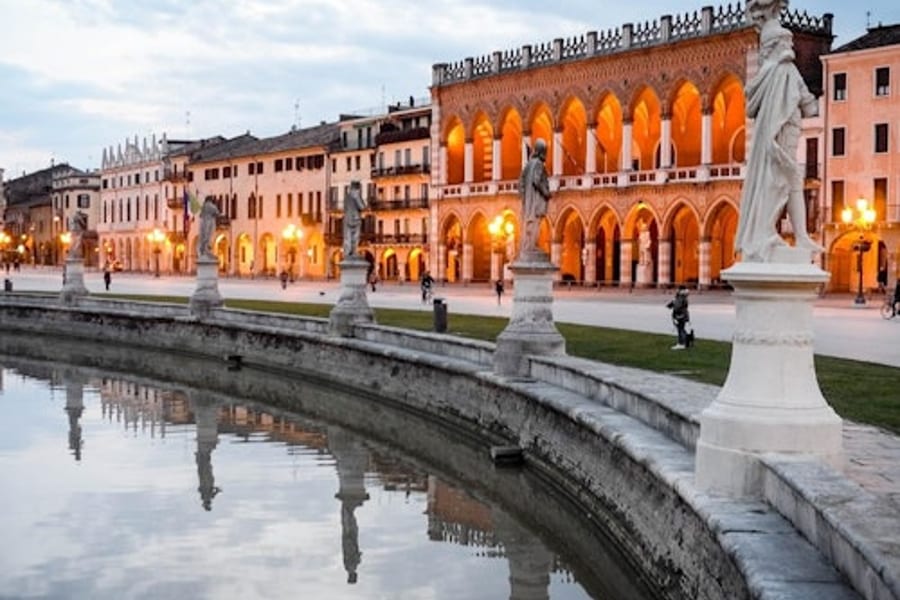 Padua: Guided Tour + Train Transfers from Venice + Botanical Garden Entry, at Padua Day Trips from Venice