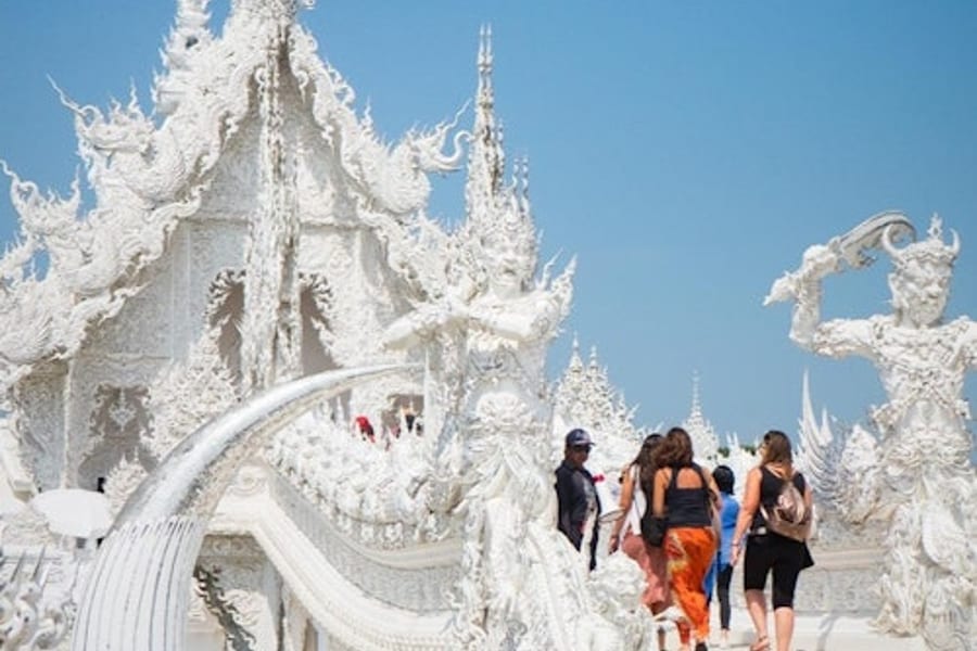 Chiang Rai: Wycieczka z przewodnikiem po świątyniach z Chiang Mai z gorącymi źródłami i wioską plemienną, at Day Trips From Chiang Mai, Chiang Mai