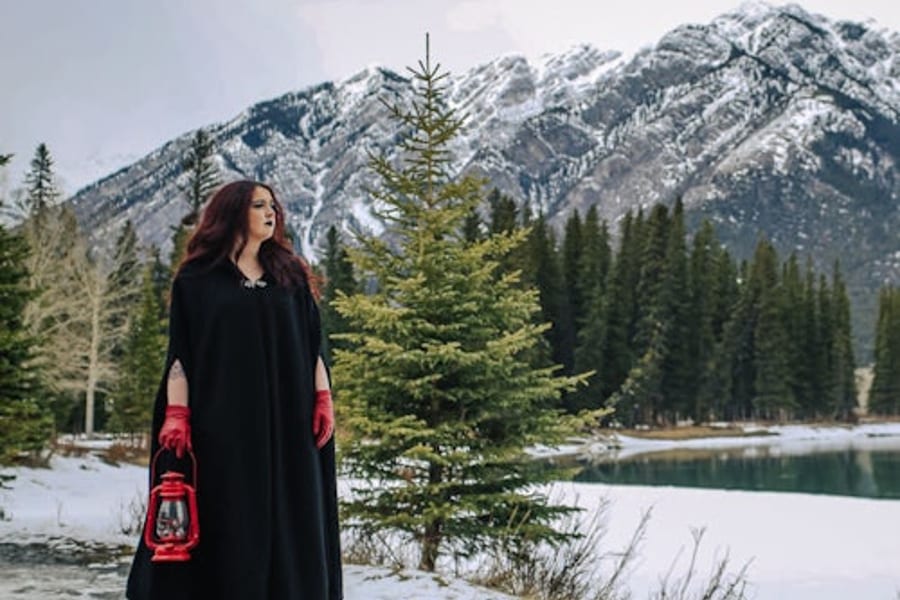 ਬੈਨਫ ਗੋਸਟ ਟੂਰ, at Day Trips From Banff, Banff