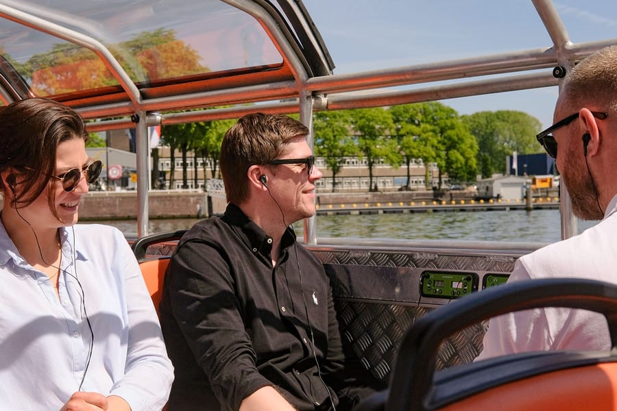 আমস্টারডাম খাল সেমি-ওপেন নৌকা ক্রুজ, at Boat departs from Lovers Canal Cruises, Amsterdam