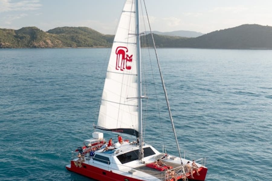 惠特桑德群島:從艾爾利海灘的日間航行之旅, at Airlie Beach Cruises, Airlie Beach