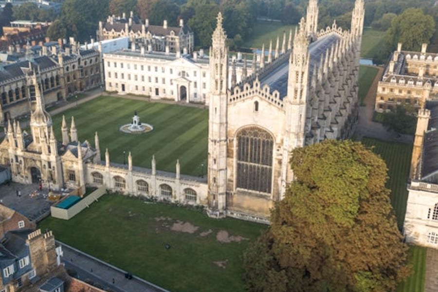 劍橋大學聯合步行和划船之旅連同國王學院, at Cambridge City Tours, Cambridge