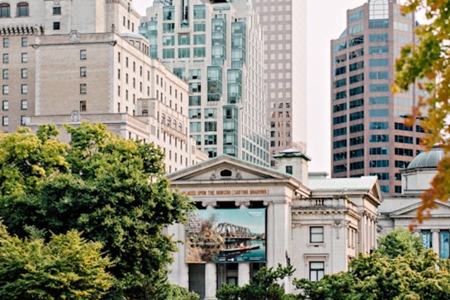 Vancouver: Guided Bus Tour, Lookout Tower Entry & Stanley Park Walking Tour, Vancouver