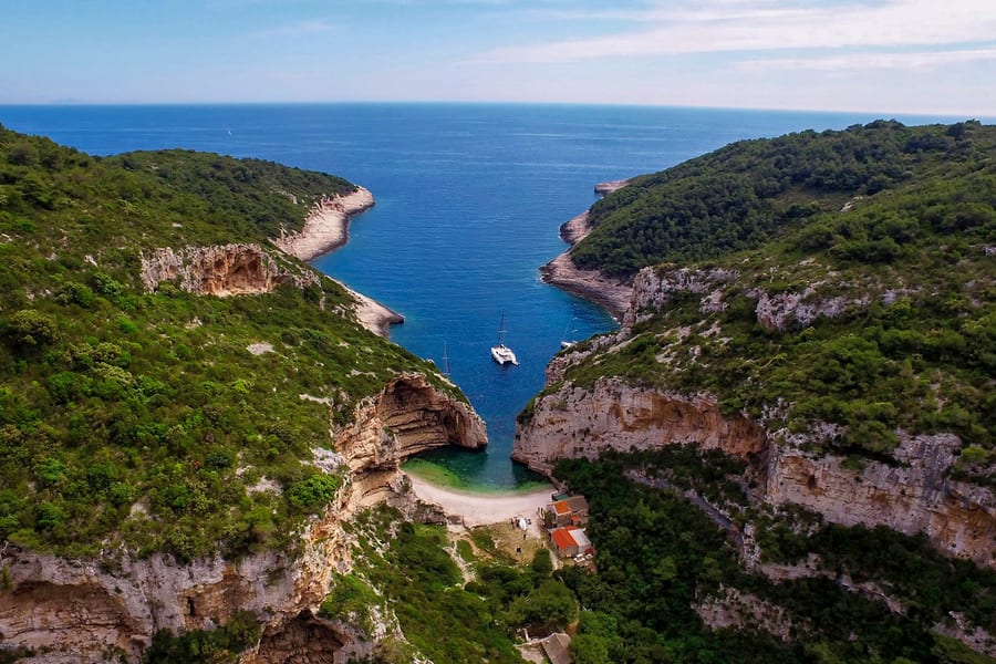 Ze Splitu: Celodenní výlet do Modré jeskyně, Modré laguny a 5 ostrovů, Split