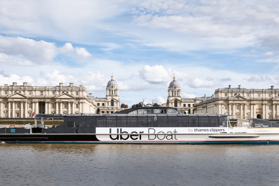 Tur Uber Kapal Hop-On Hop-Off Sungai Thames, at London, United Kingdom, London