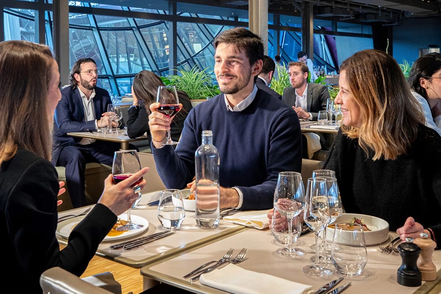Londra'dan: Eyfel Kulesi'nde Öğle Yemeği ile Paris'e Lüks Rehberli Günlük Tur, at Le Pain Quotidien, London