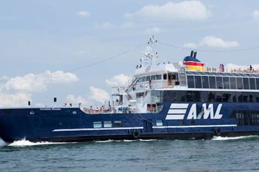 কুইবেক: দর্শনীয় পাঁচ পদ ডিনার ক্রুজ, at Montreal Cruises, Montreal