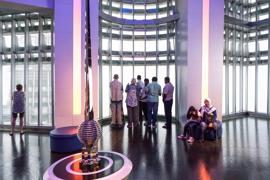 பெற்றோனாஸ் ட்வின் டவர் குக்கு சீட்டுகள், at Petronas Twin Towers, Kuala Lumpur