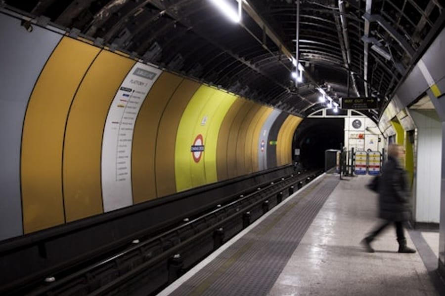 Charing Cross: Piilotettu metroaseman kierros + Pääsy kaikille alueille, at London City Tours, London