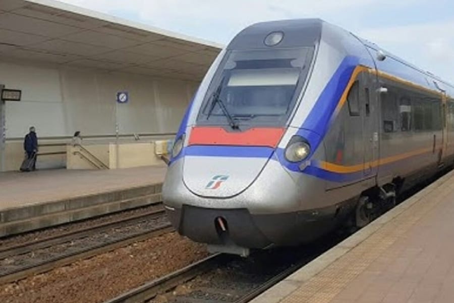 Cagliari: One-Way Train Transfer from Cagliari Station to Elmas Airport, at Sardinia Airport transfers