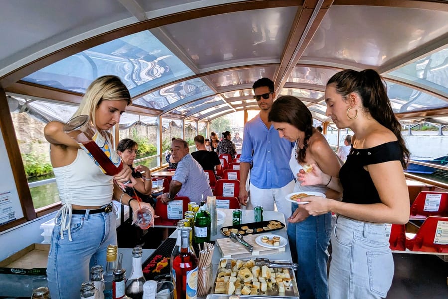 Milan Navigli Boat Cruise with Aperitif, Milan