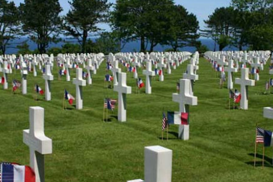 Normandy & D-Day Beaches: Guided Day Trip from Paris with Visit to Cemetery, Caen