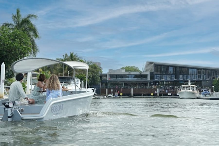 Gold Coast: Private Electric Boat Rental