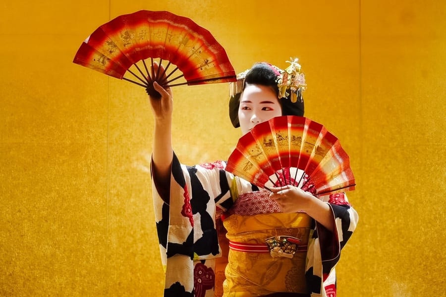 Kyoto: Sit with a Real Geisha – Tea Ceremony, Traditional Dance & Snacks, at 302-2 Daikokuchō, Kyoto