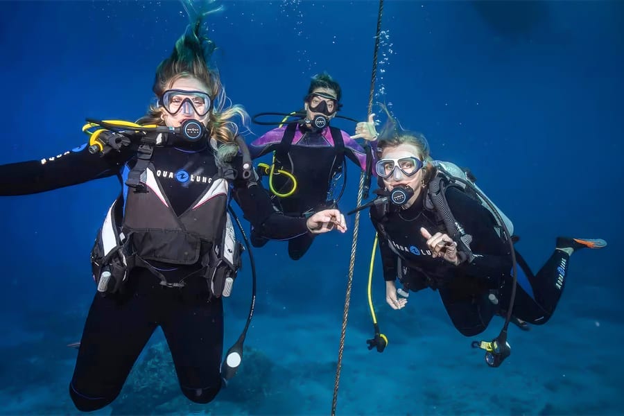 Maui Scuba Diving Lessons for Beginners, Hawaii