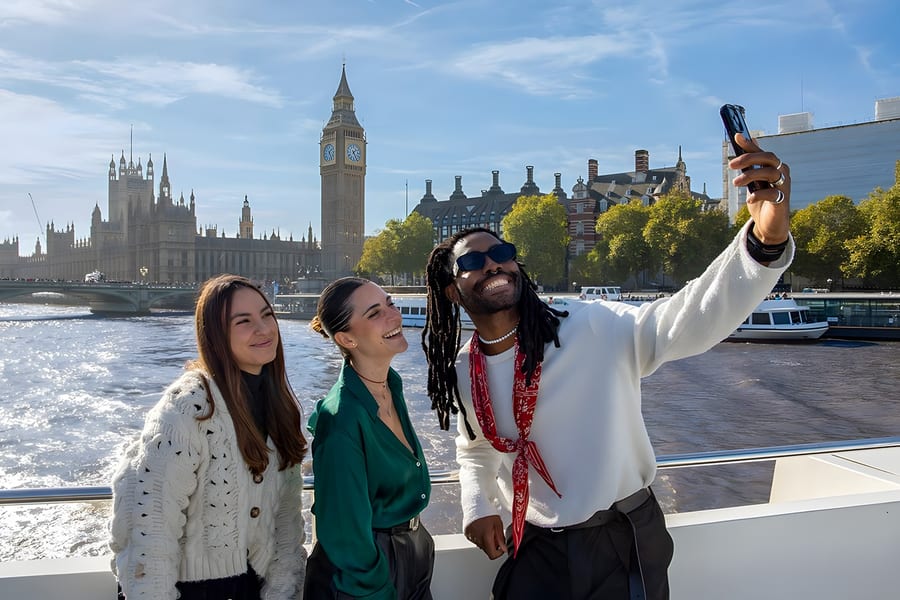 Wisata Kapal Pesiar Sightseeing di Sungai Thames dengan Waktu Fleksibel dan Dermaga Keberangkatan, London