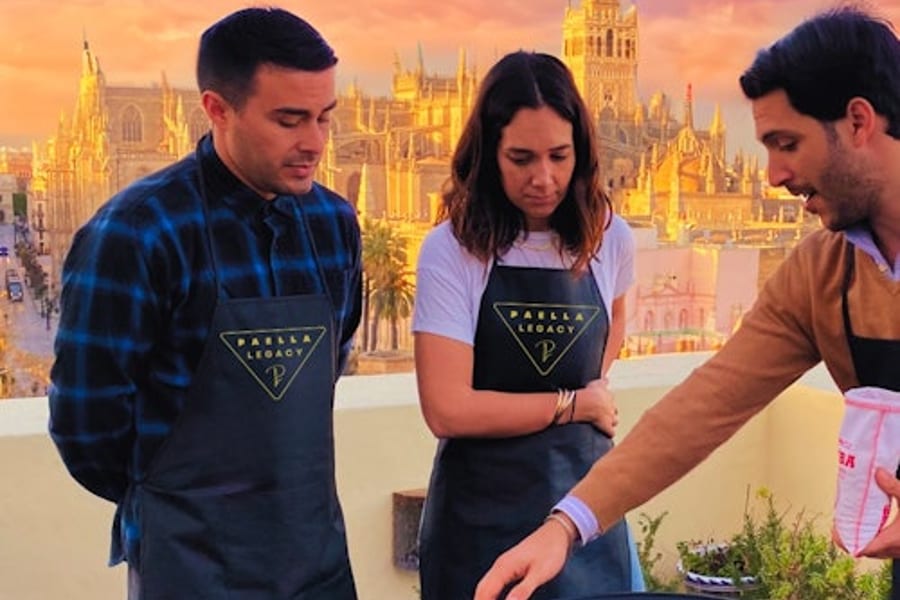 Sewilla: Klasa gotowania paelli i panoramiczna wycieczka po dachach, at Seville Food Tours, Seville