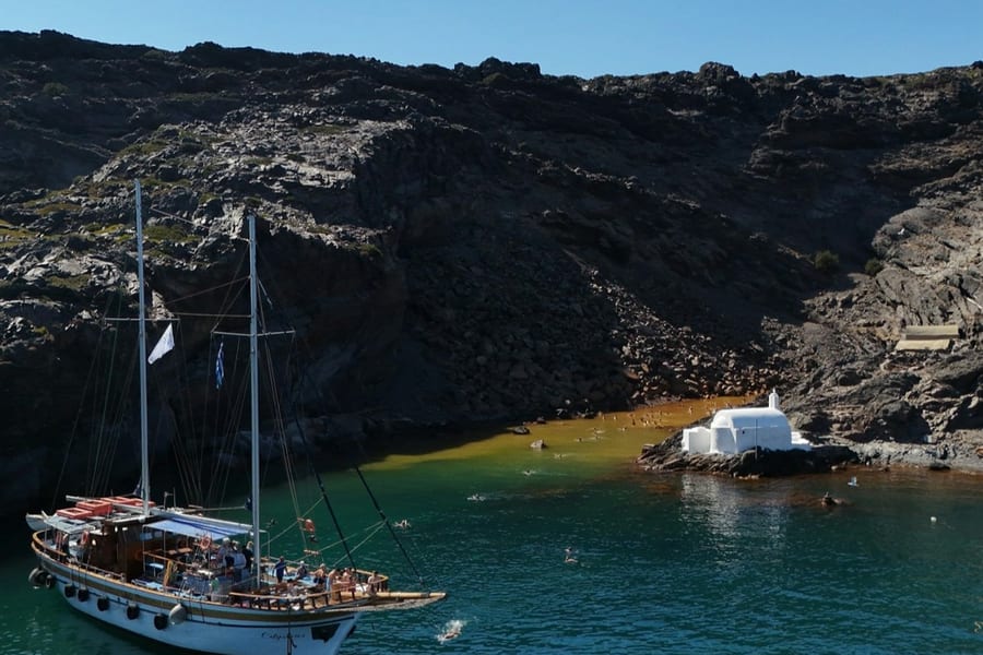 Santorini Volcano and Hot Springs Tour, Firá