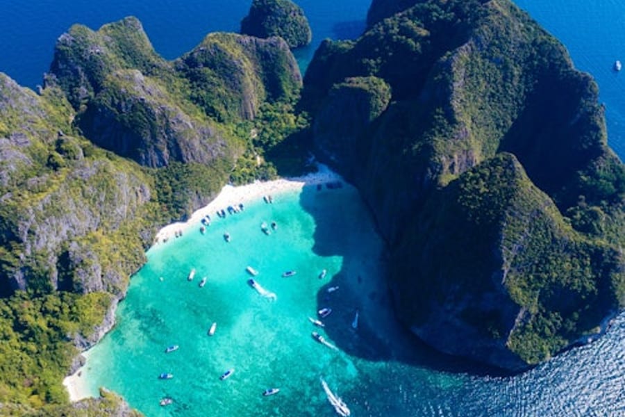Phi Phi -saaret, Maya Beach ja snorklaus: päiväretki Khao Lakista, at Phi Phi Islands, Krabi