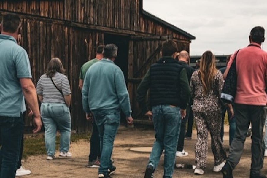 Auschwitz-Birkenau: Day Trip from Kraków with Dutch-Language Guided Tour