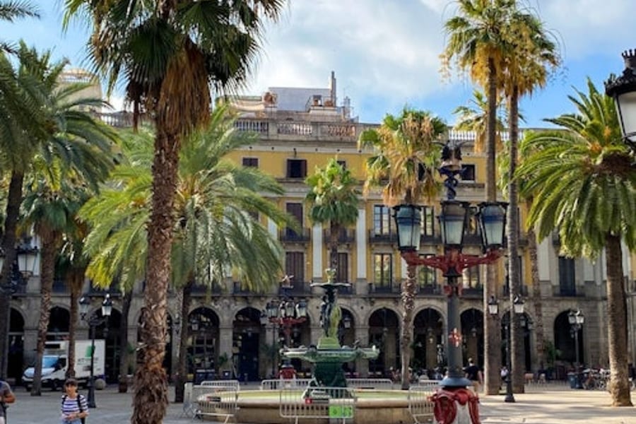 Barcelona: Historical Center Guided Tour