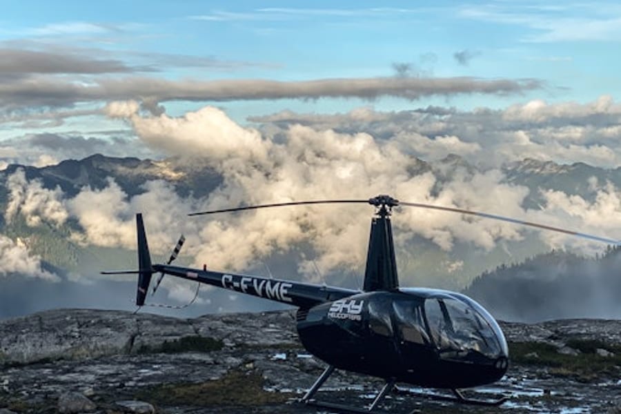 Vancouver: Vuelo en helicóptero de 30 o 45 minutos con aterrizaje en la Costa de las Montañas, at Vancouver Seaplane Tours, Vancouver