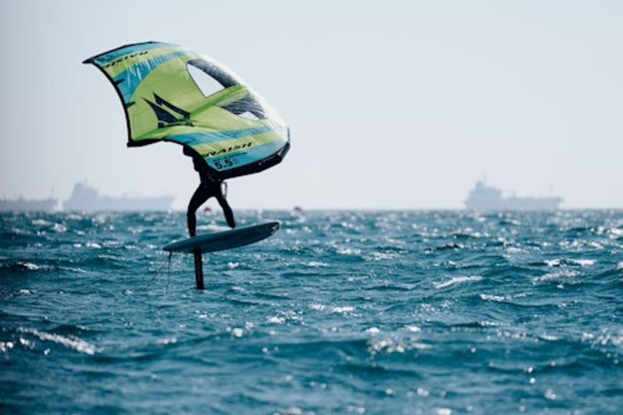 Barcelona: Kursus Wingfoil, at Barcelona Water Sports, Barcelona
