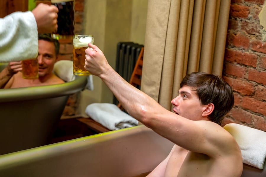 Spa de Cerveja e Vinho Letna com Acesso à Gruta de Sal e Bebidas Ilimitadas, at Letna Beer and Wine Spa, Prague