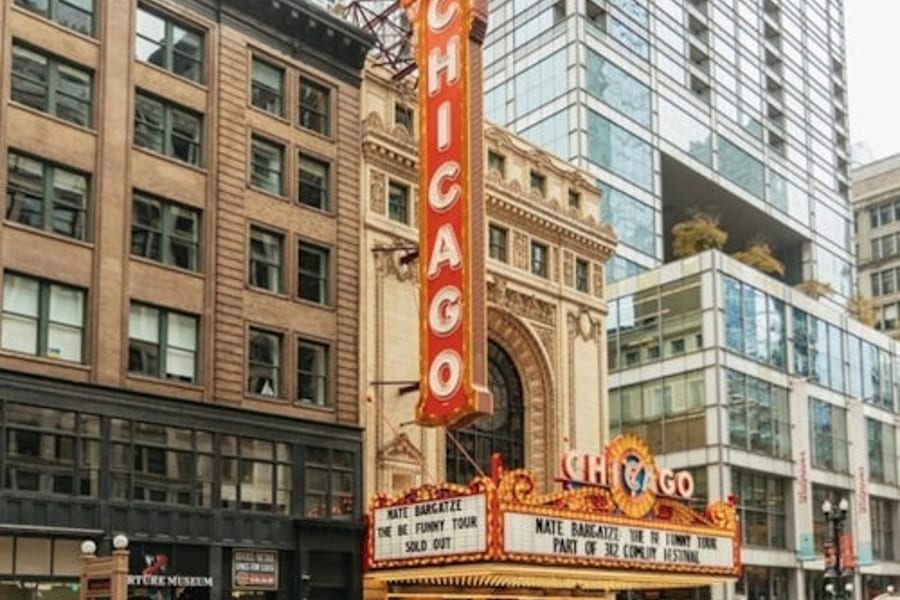 Chicago: Gangsters & Ghosts Guided Walking Tour