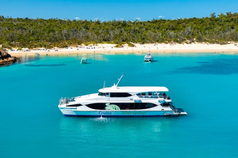 哈密頓島:從艾爾利出發的一日遊 + 午餐, at Airlie Beach Cruises, Airlie Beach