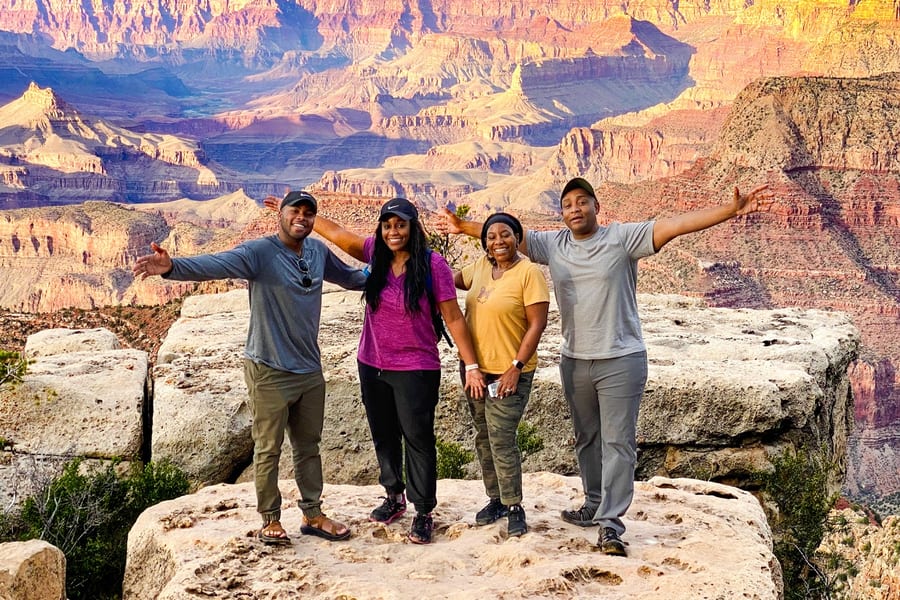 Las Vegasista: Päiväretki Grand Canyonin kansallispuistoon lentokoneella ja opastettu Hummer-kierros, Las Vegas