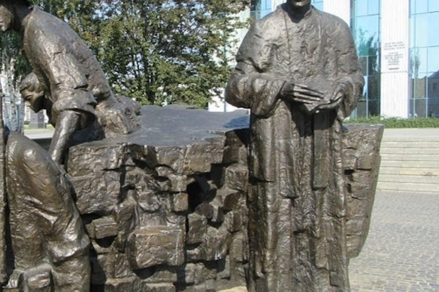 Varsóvia: Tour de Áudio Autoguiado em Tempos de Guerra, at Warsaw City Tours, Warsaw