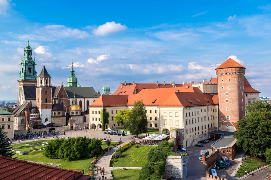 Krakow: Guided Wawel Tour, Lunch, and Vistula River Cruise, Krakow