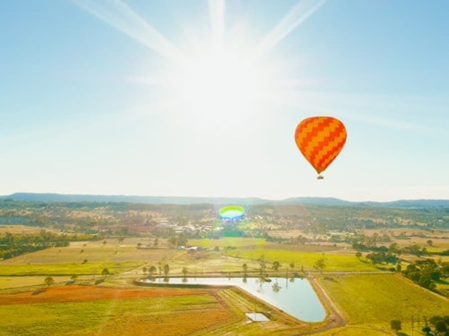 Gold Coast Ballooning with Vineyard Breakfast & Return Transfers
