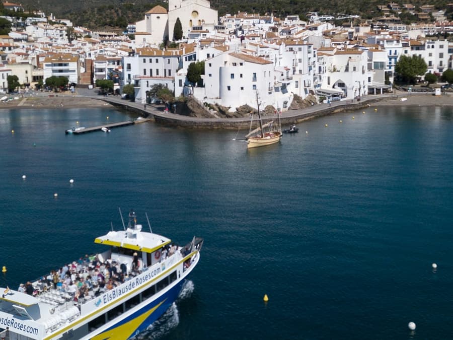 Costa Brava: Boat Trip to Cadaqués from Roses