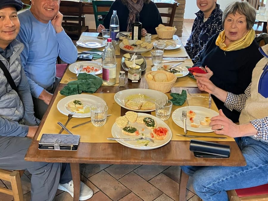 Tuscany: Guided Tour + Lunch & Drinks
