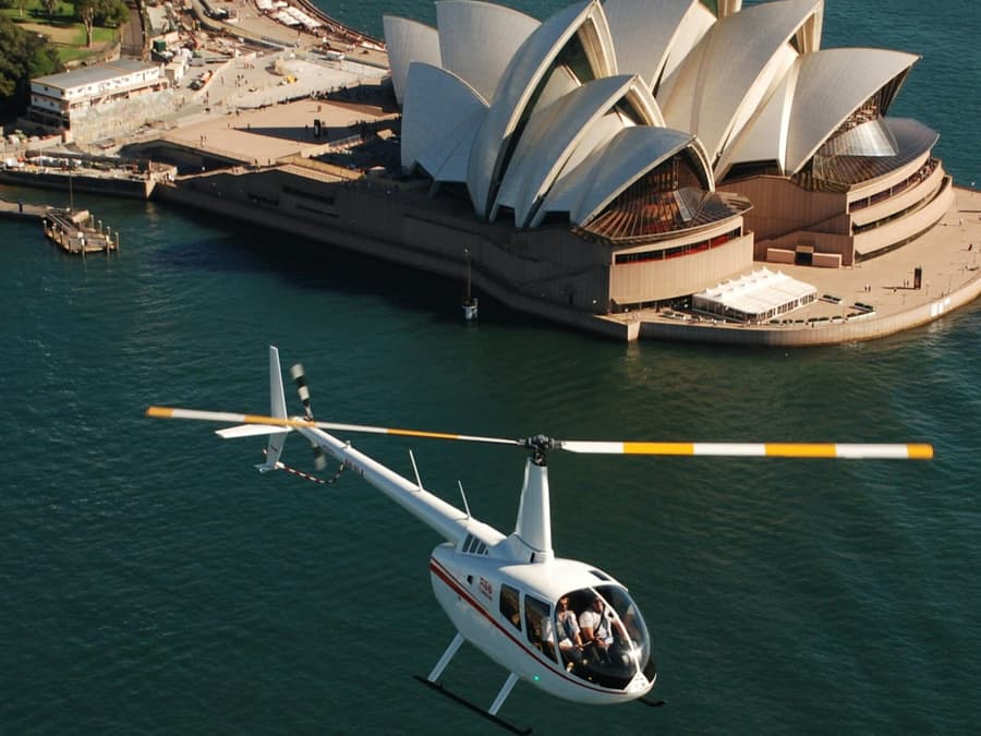 Sydney Helicopter Tour: 30-Minute Grand Scenic Flight