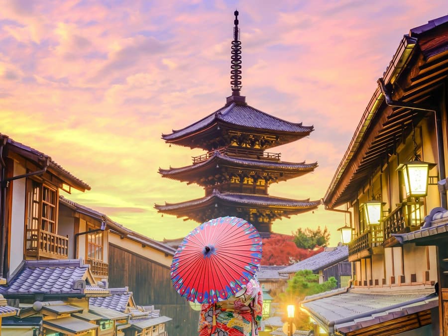 Kyoto: Gion After-Dark Walking Tour – Geisha Culture & Night Sightings with Local Guide