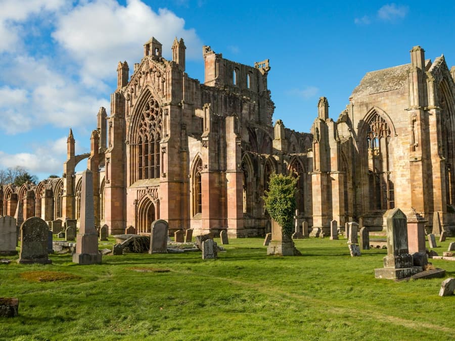 Rosslyn Chapel & Scottish Borders: Guided Tour from Edinburgh