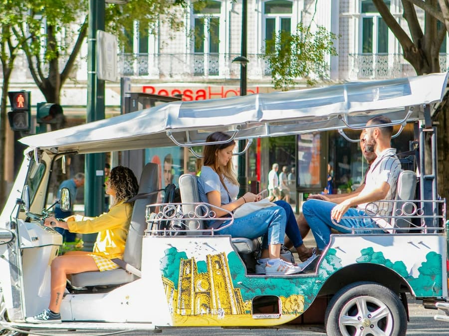 Lisbon: Half-Day Guided Tuk Tuk Tour + Food Tastings
