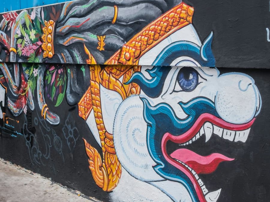 Phnom Penh: Food and Street Art Guided Tour