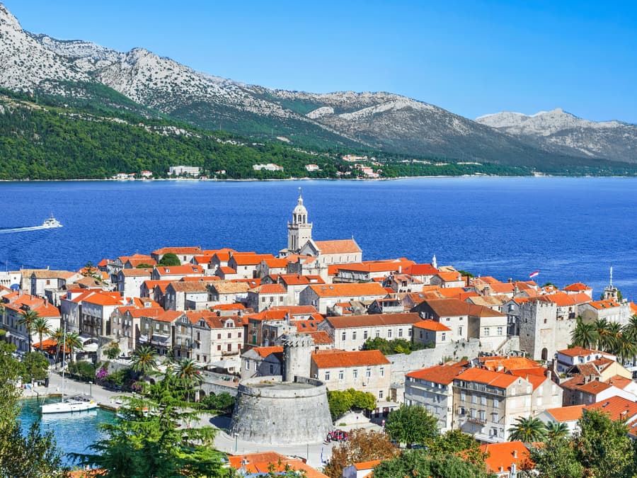 From Dubrovnik: Korcula & Ston Private Tour with Wine Tasting