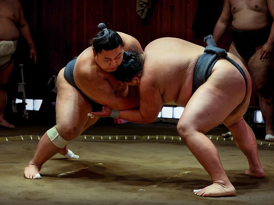 Osaka: Sumo Practice Show at Ochiizumibeya with Chanko-Nabe Hot Pot and Photo