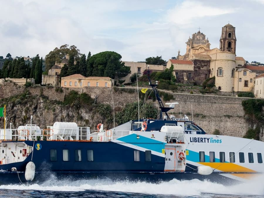 Aeolian Islands: One-Way Ferry from Lipari to Milazzo