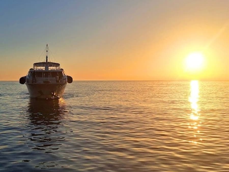 Cinque Terre: Sunset Tour with Aperitif